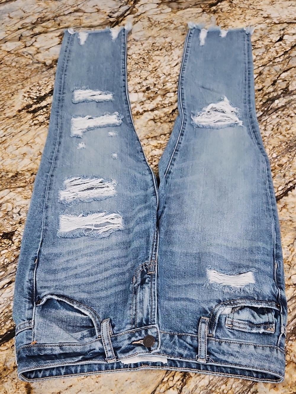 HIDDEN Women's Distressed Blue Denim Jeans. Size 25 Inseam 26" Rise 9"